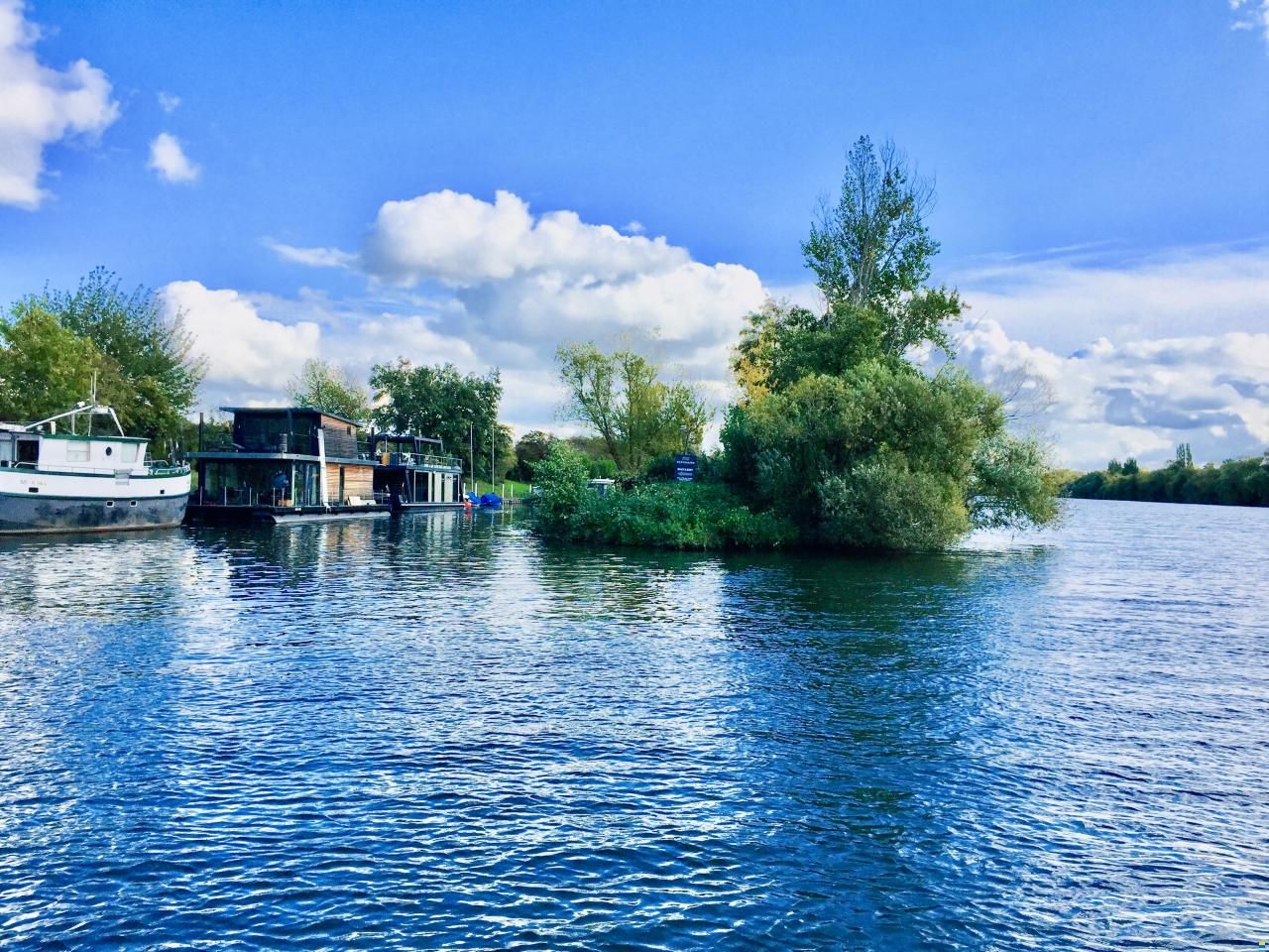 Waterbus River- Dream Deluxe