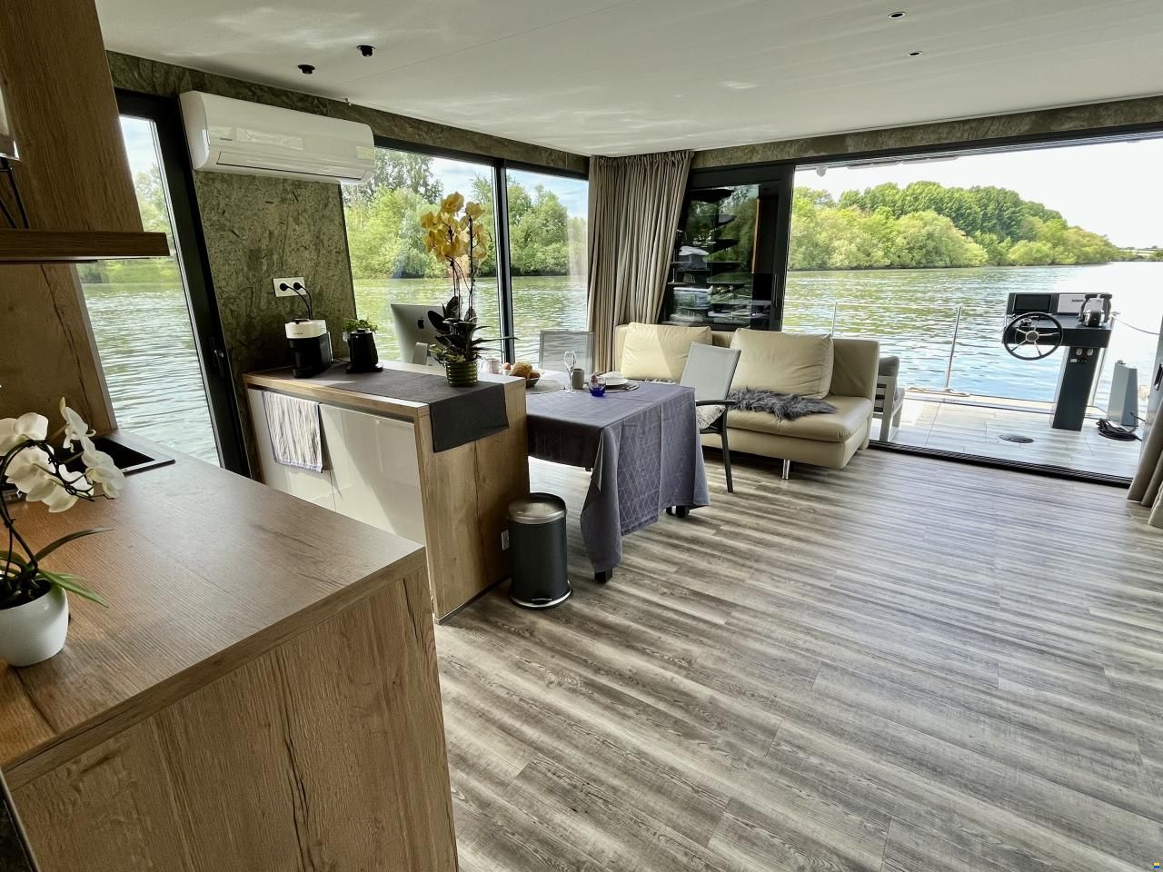 Waterbus River- Dream Deluxe