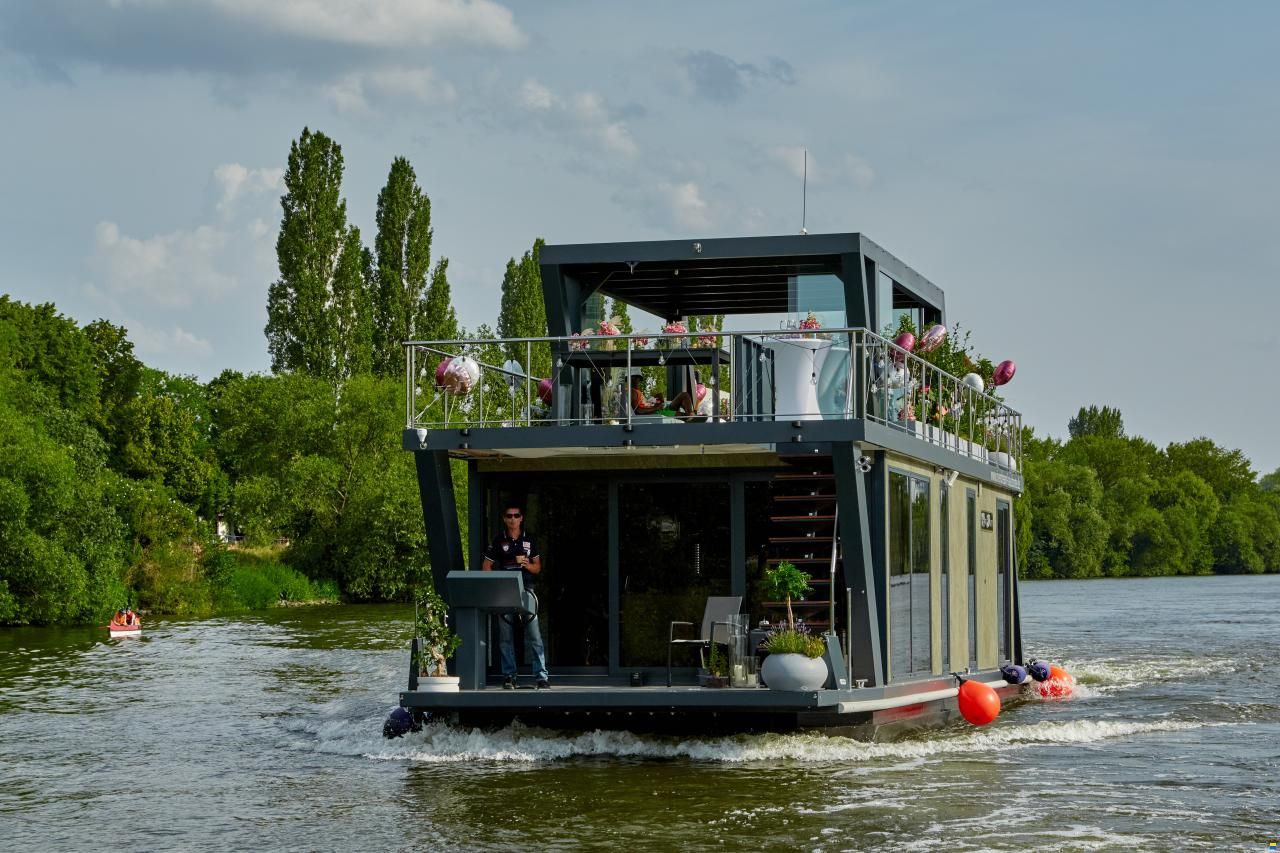 Waterbus River- Dream Deluxe