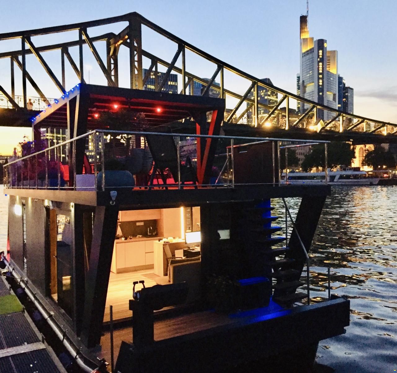 Waterbus River- Dream Deluxe