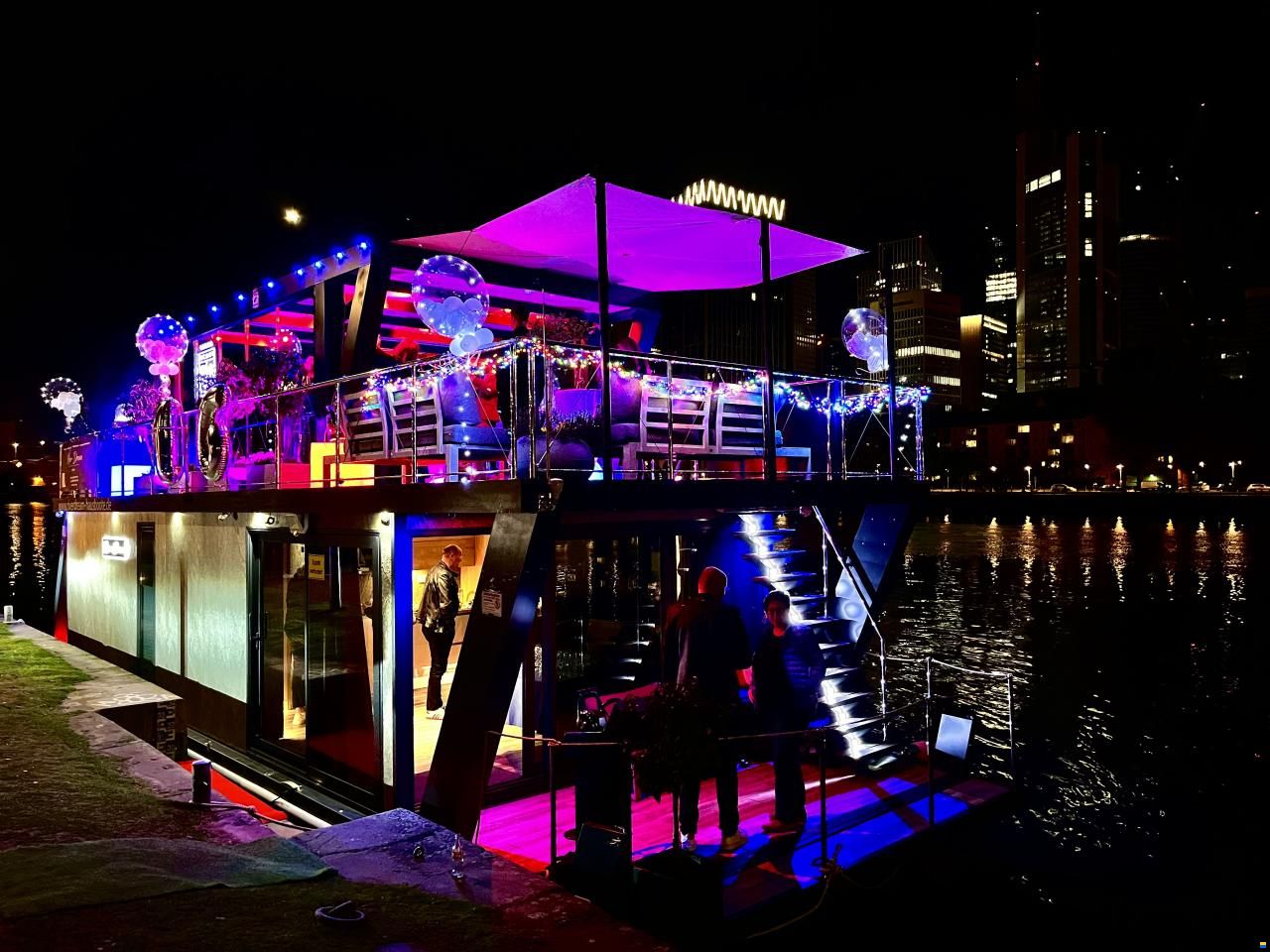 Waterbus River- Dream Deluxe