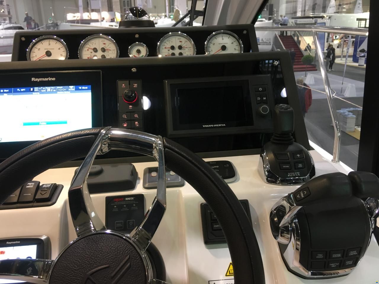 Sealine C330