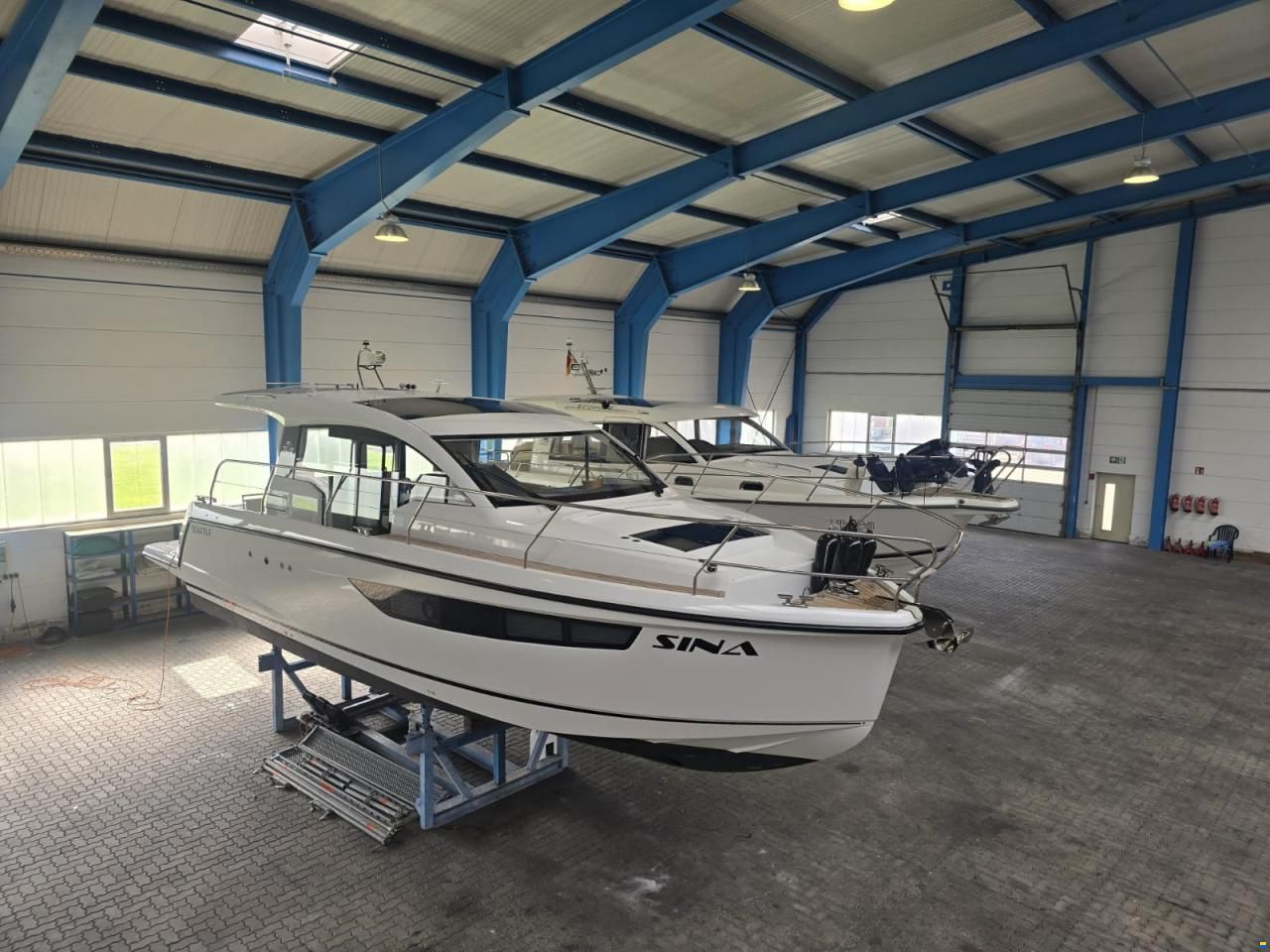 Sealine C330