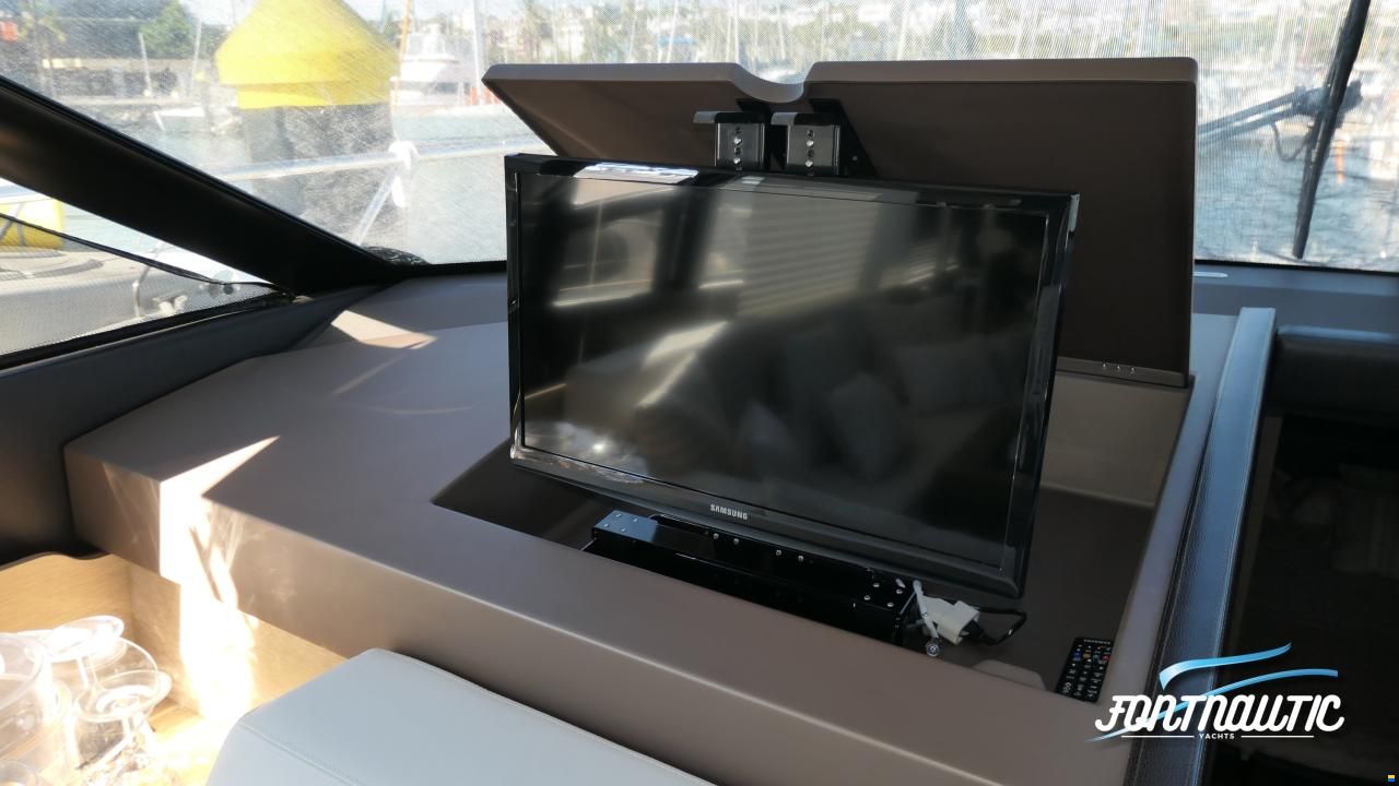 Prestige 500 Flybridge