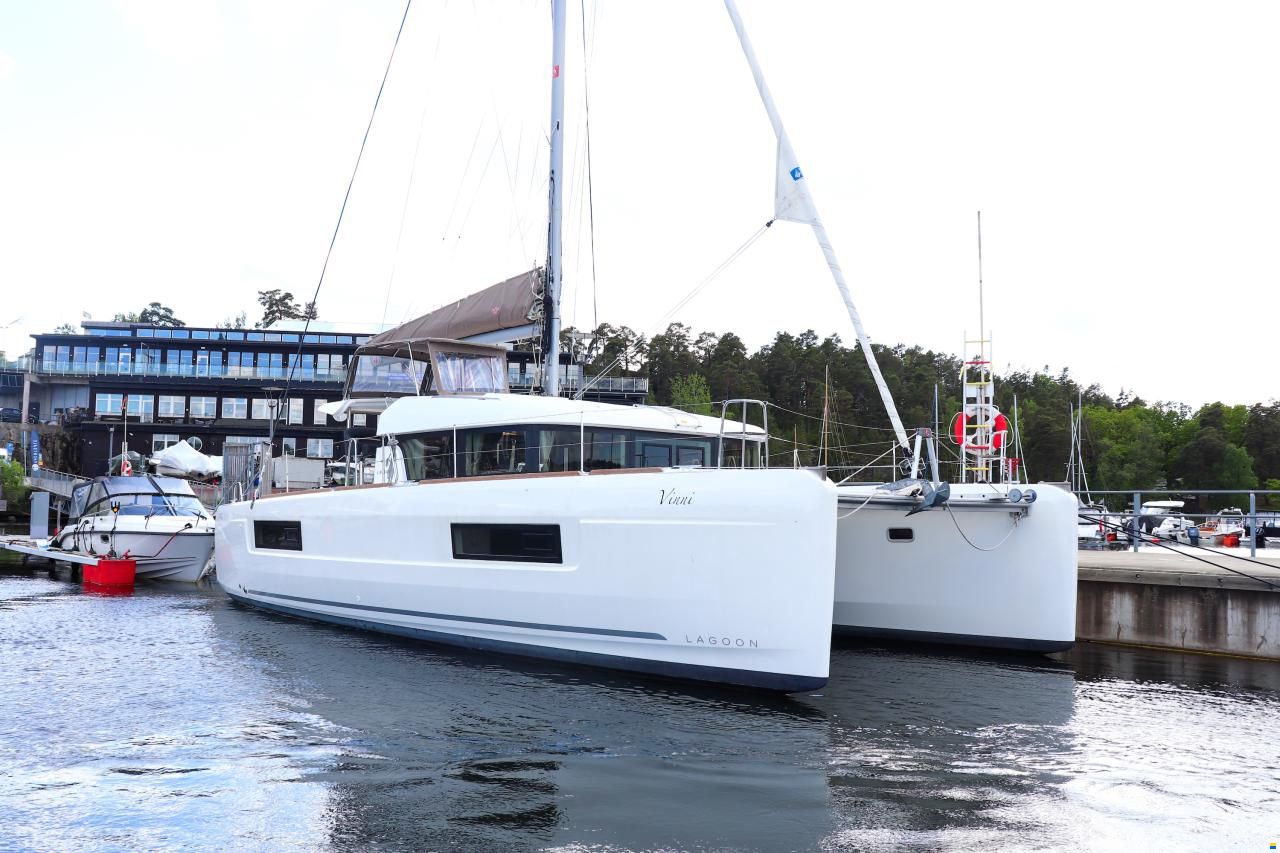 Lagoon 40