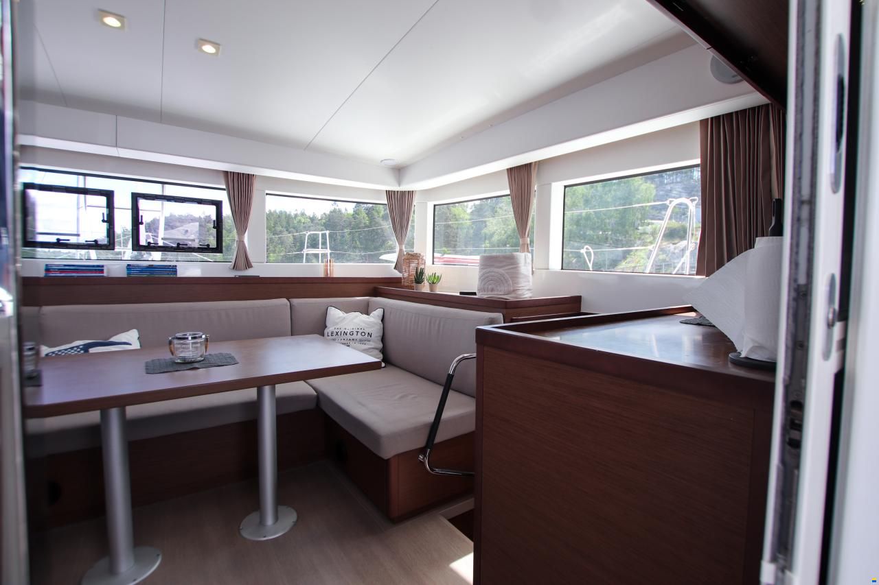 Lagoon 40