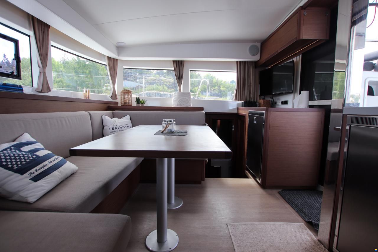 Lagoon 40