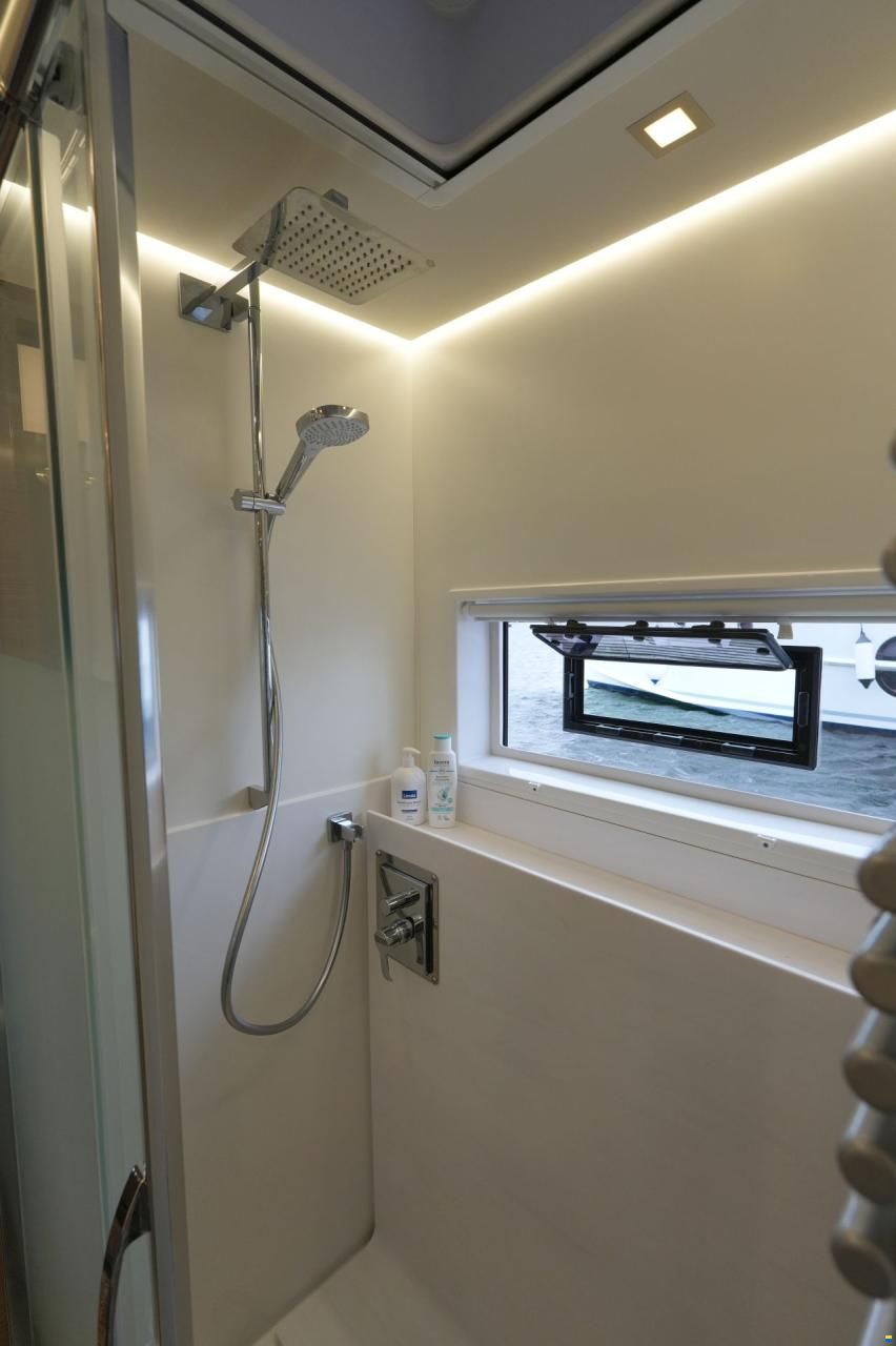 Fountaine Pajot Alegria 67