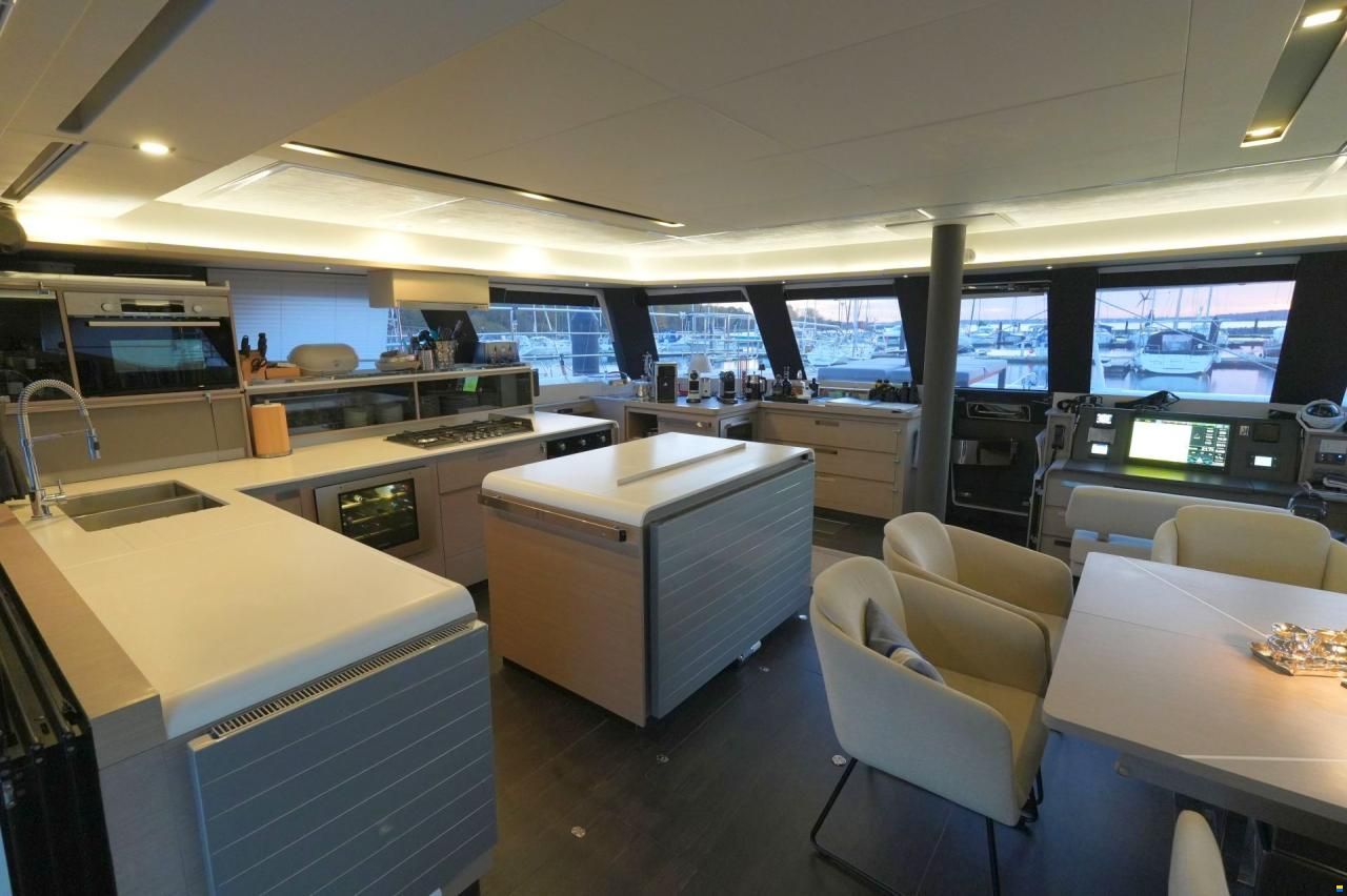 Fountaine Pajot Alegria 67