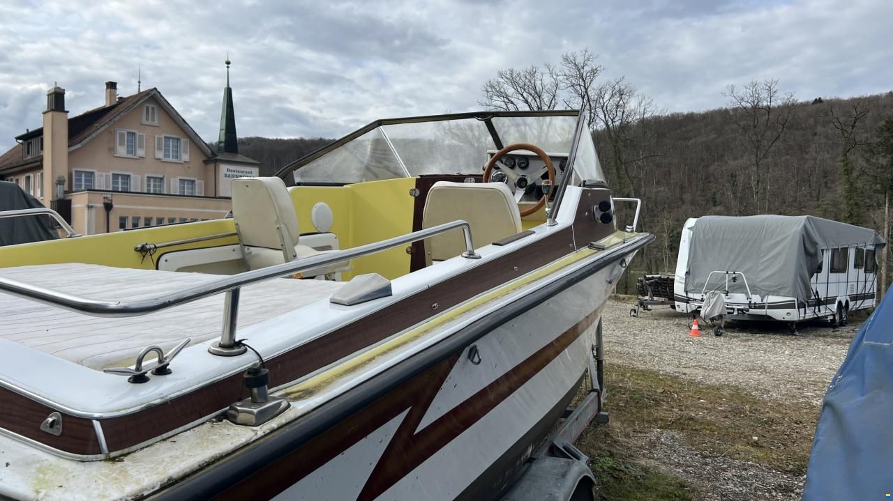 Cranchi Ital Cabin Day