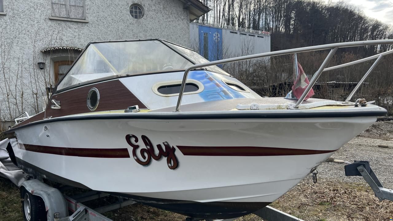 Cranchi Ital Cabin Day