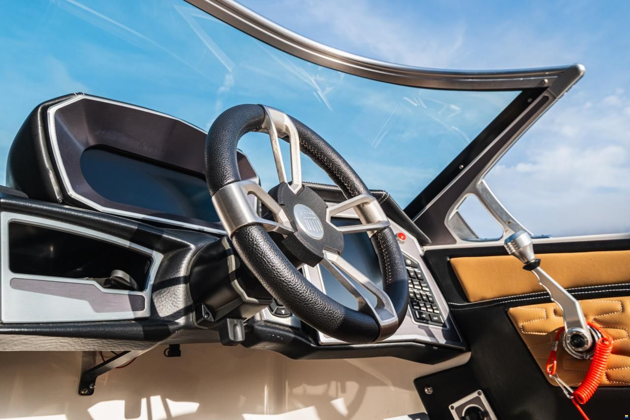 MasterCraft X24 | 2019 | Red int beige