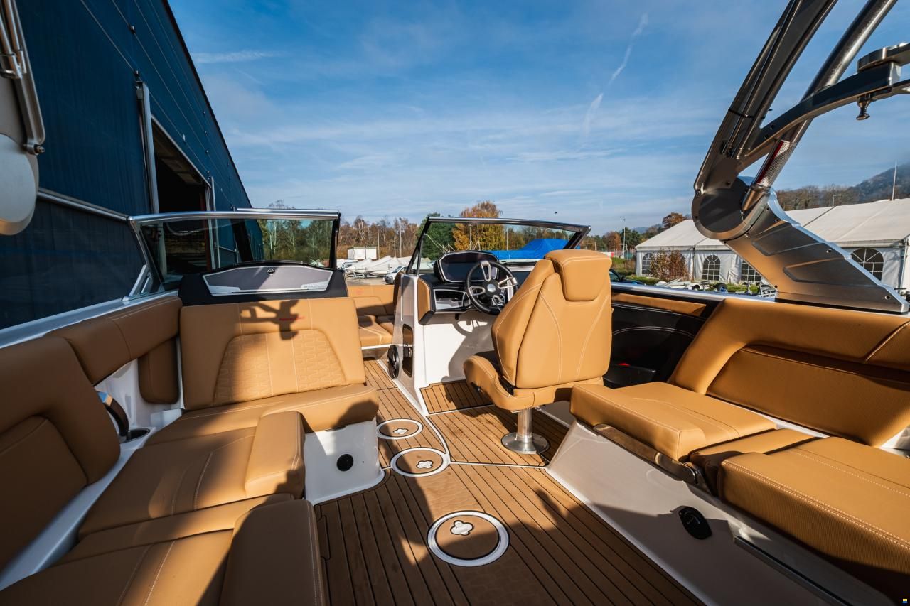 MasterCraft X24 | 2019 | Red int beige