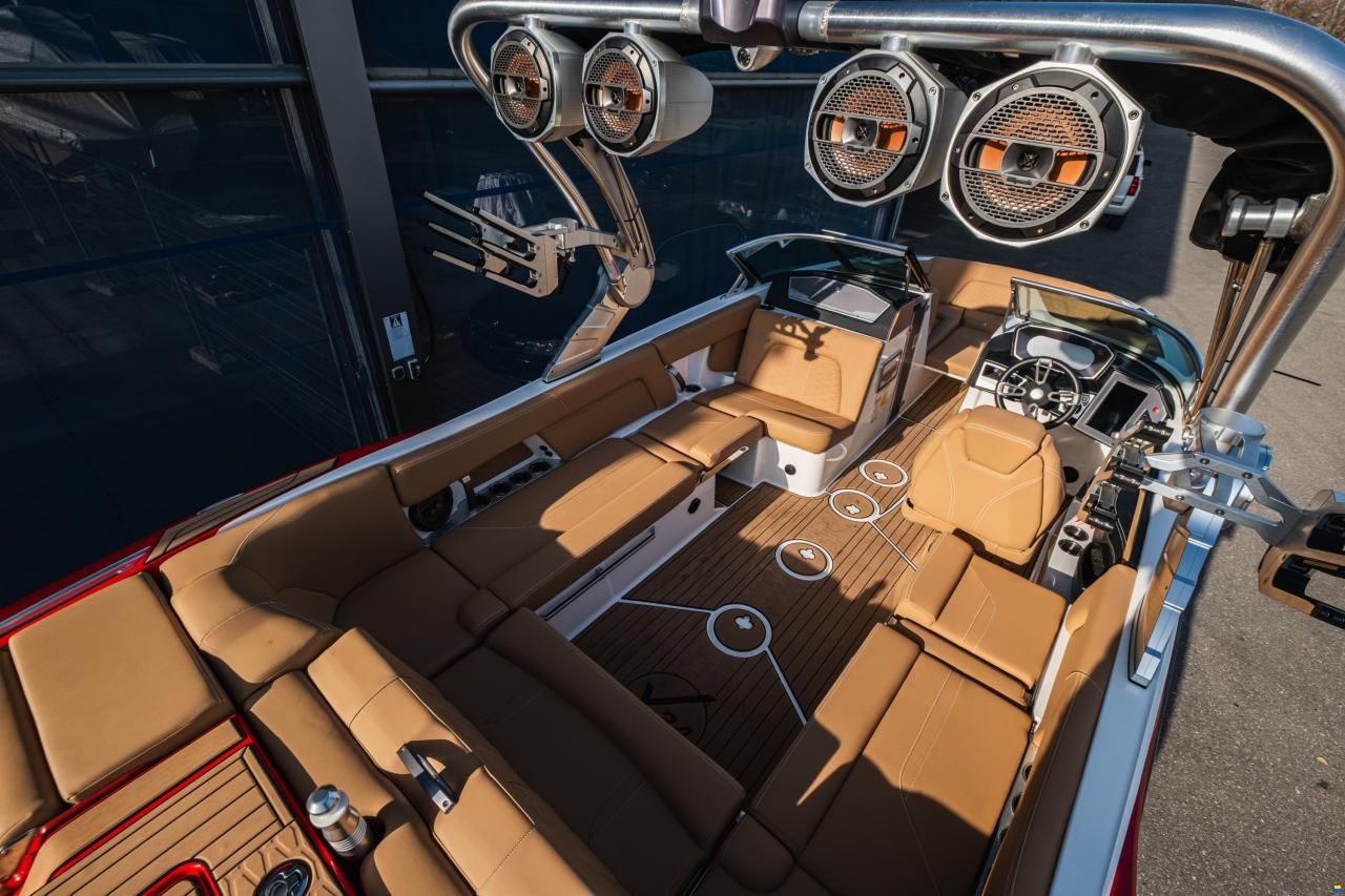 MasterCraft X24 | 2019 | Red int beige