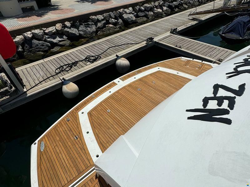 Sunseeker Predator 82