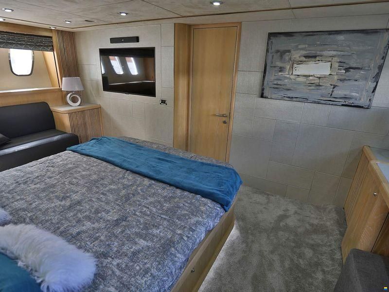 Sunseeker Predator 82