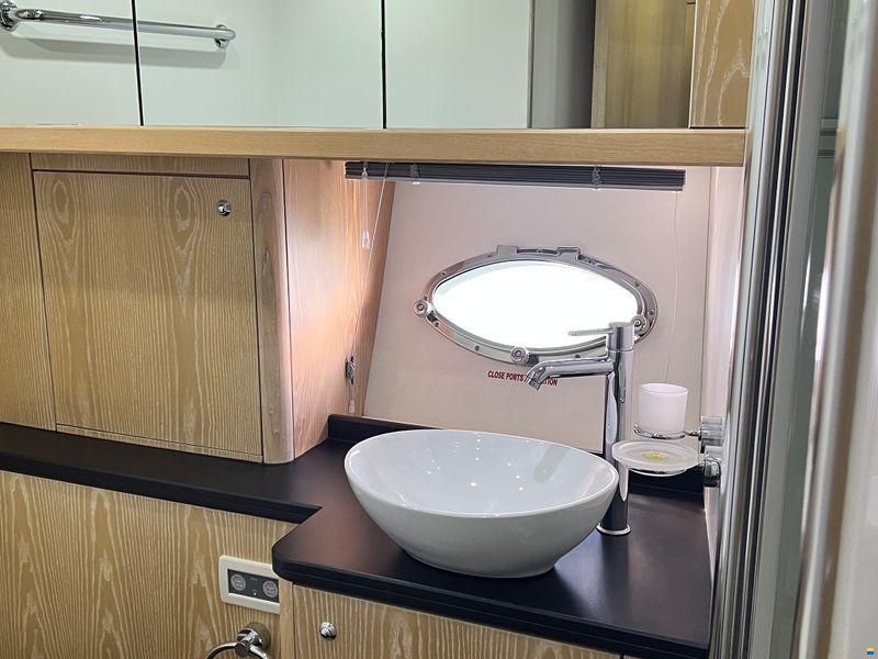 Sunseeker Predator 82
