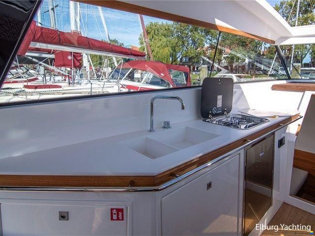 Delta Powerboats 33 Coupé