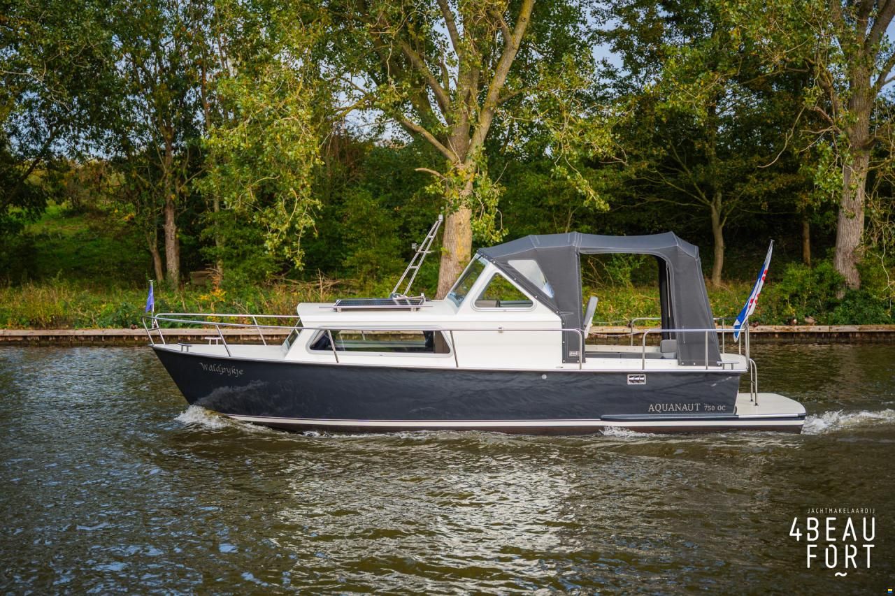 Aquanaut 750