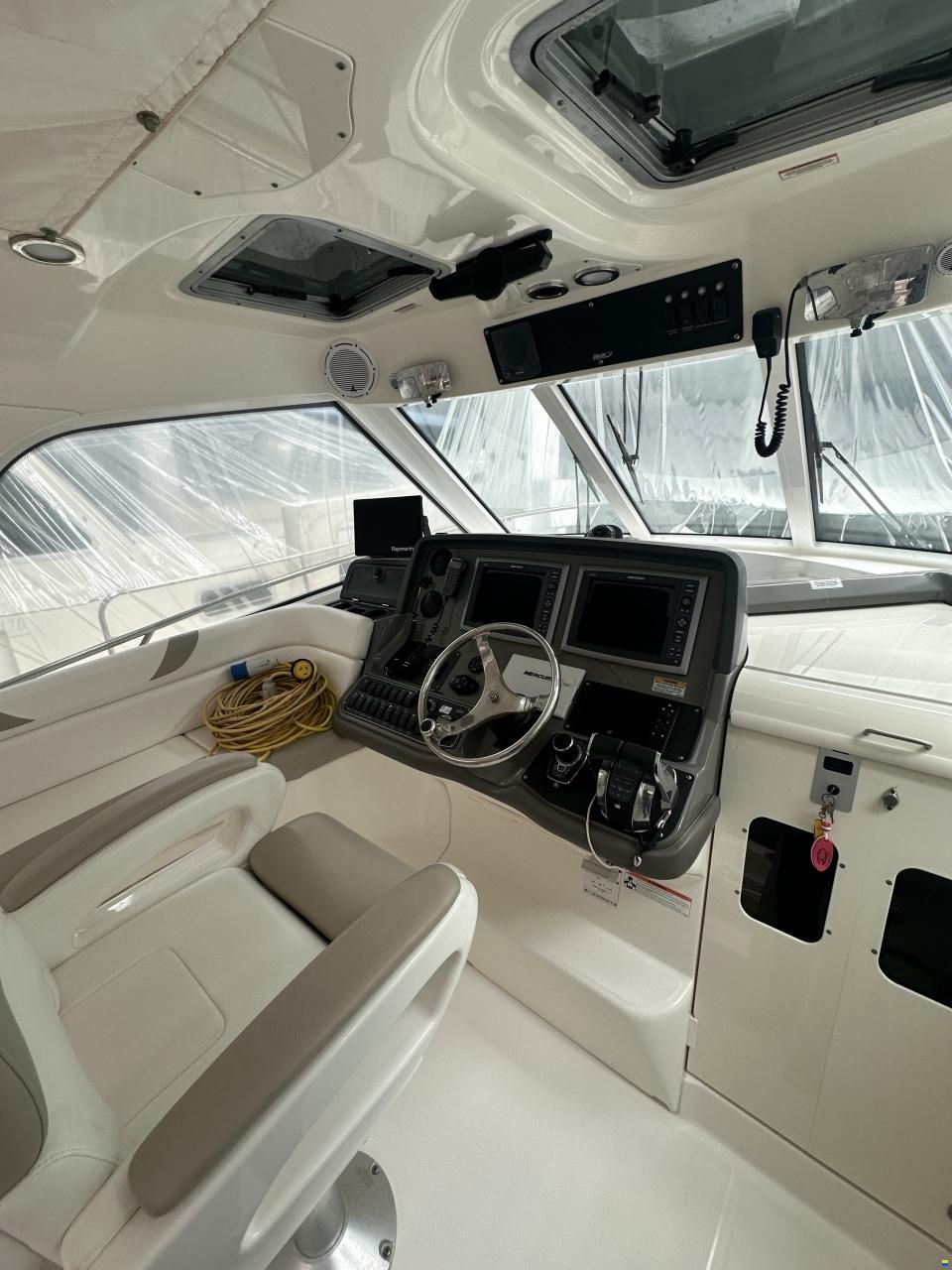 Boston Whaler 345 Conquest
