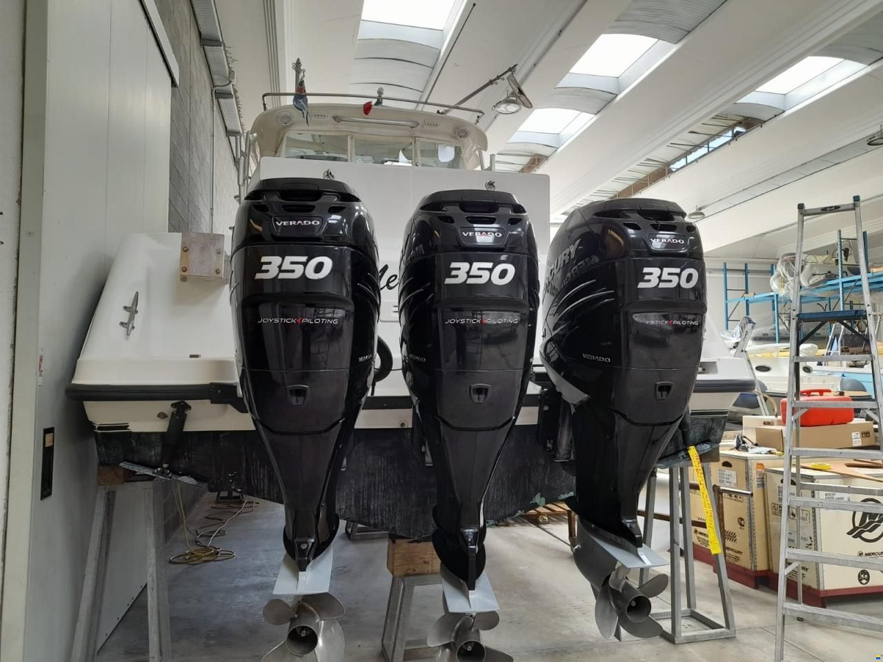 Boston Whaler 345 Conquest