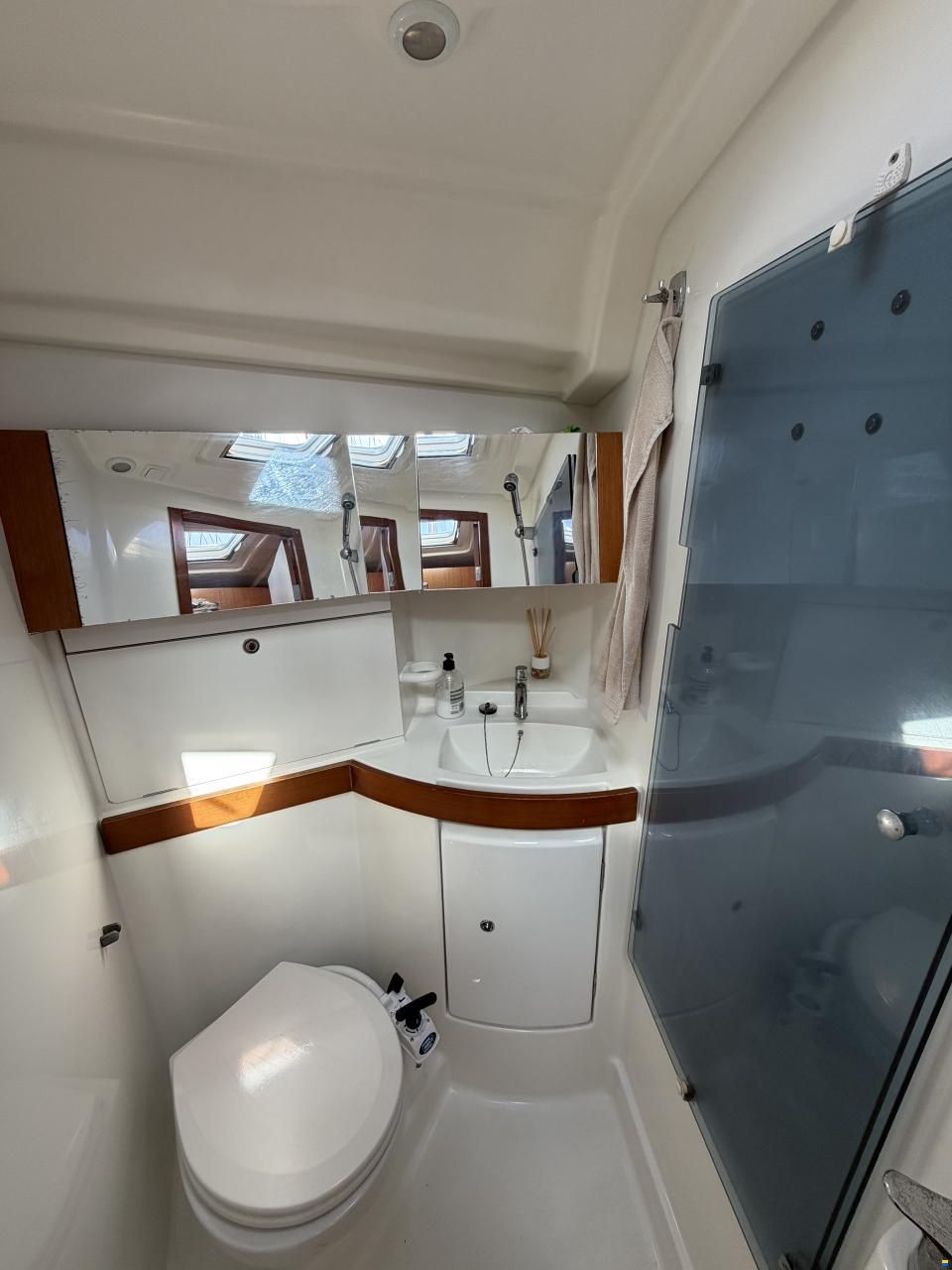 Beneteau Oceanis 43