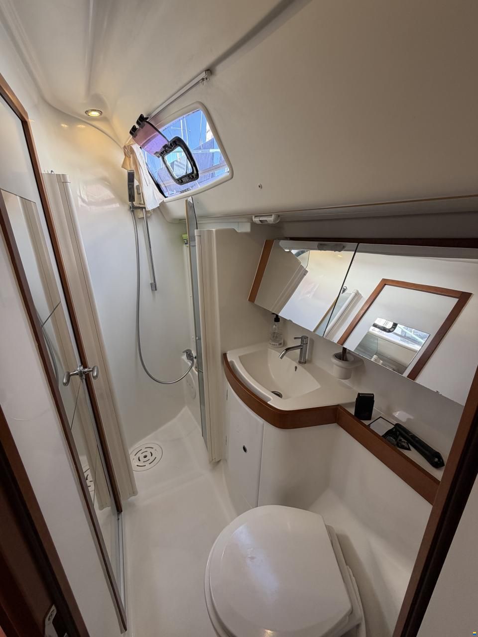 Beneteau Oceanis 43