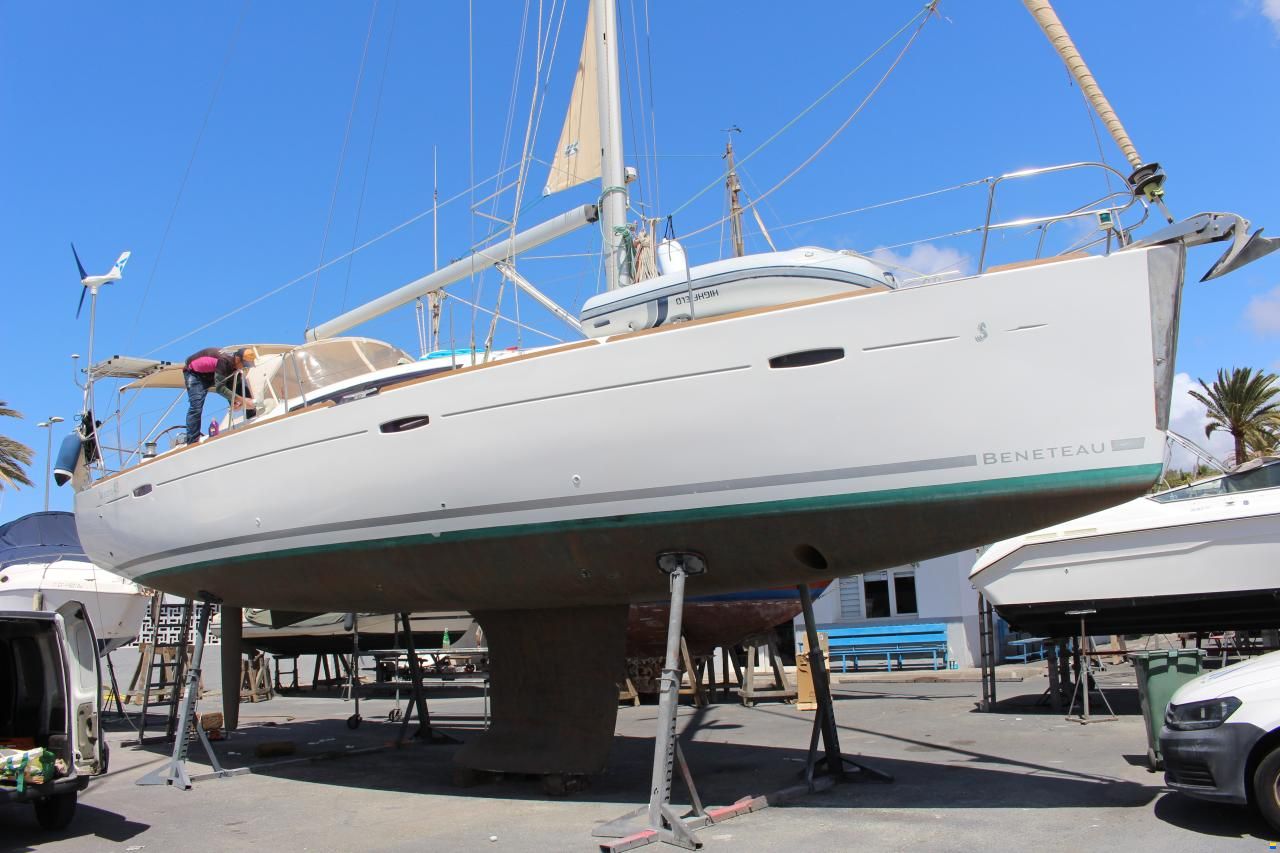 Beneteau Oceanis 43