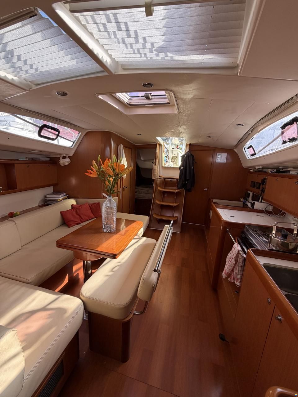 Beneteau Oceanis 43