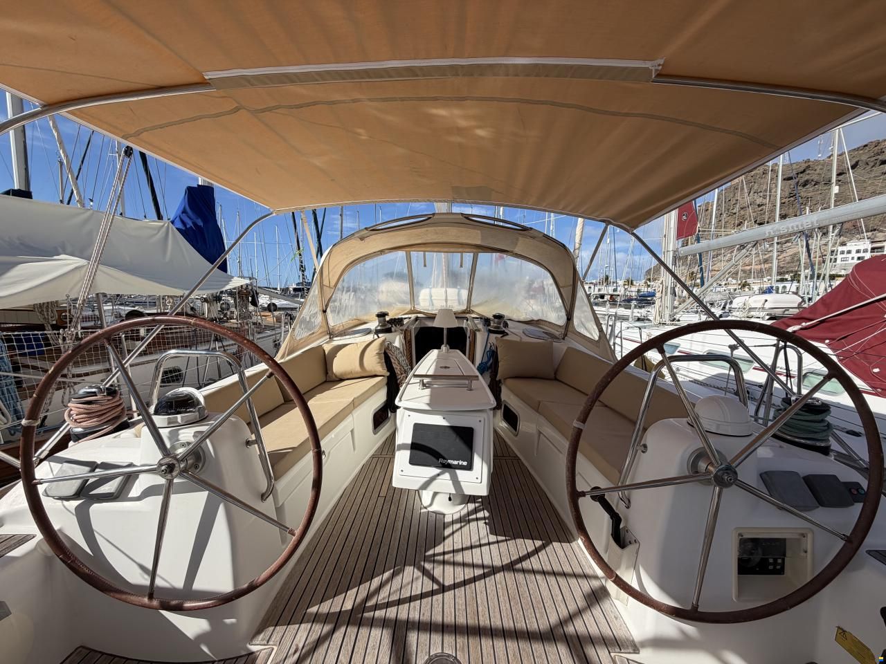Beneteau Oceanis 43