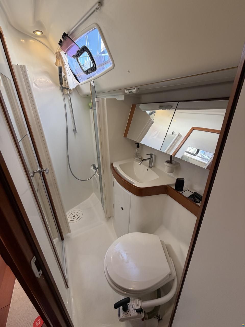 Beneteau Oceanis 43