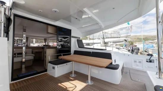 Lagoon 42