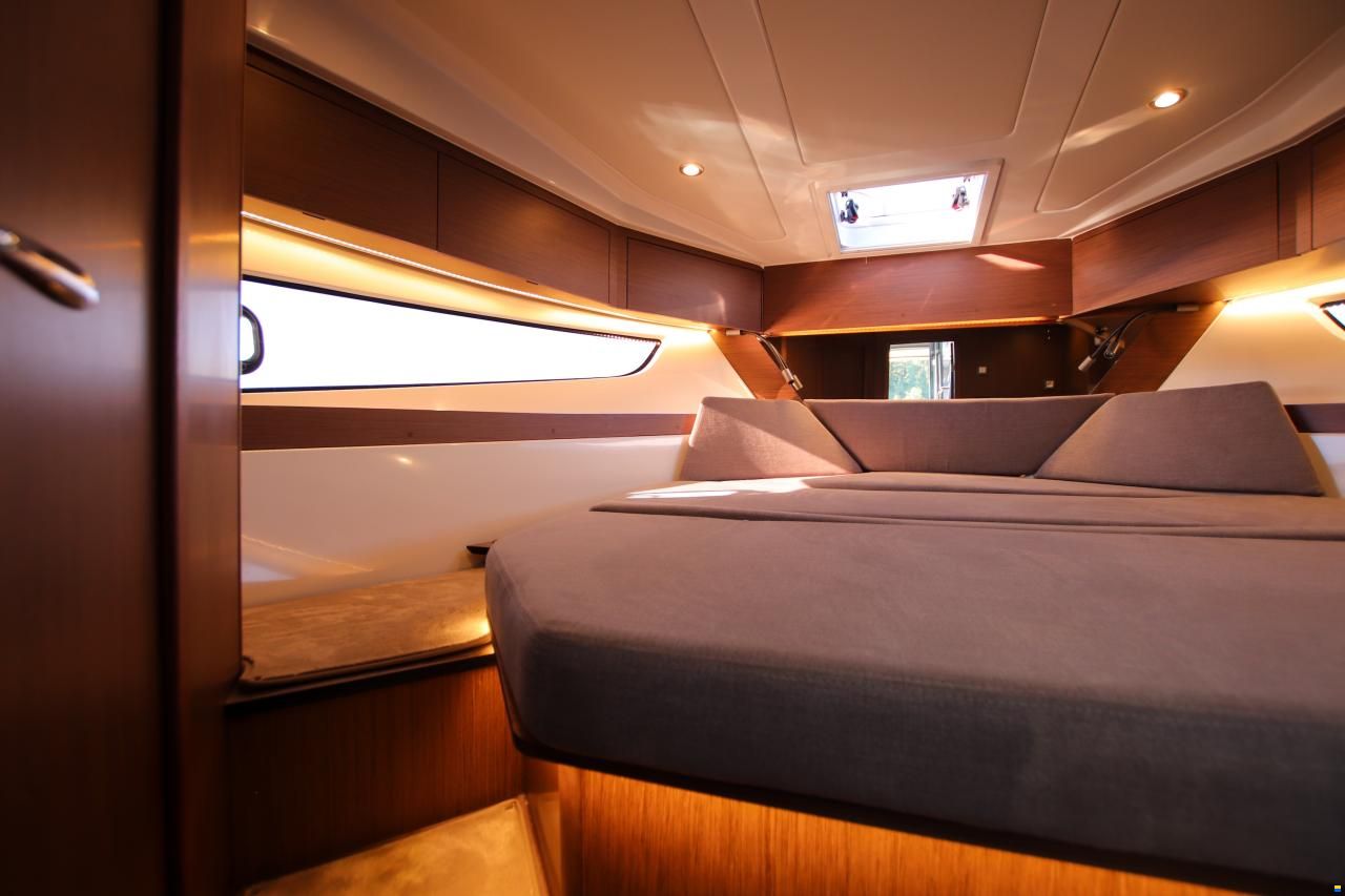 Beneteau Antares 11