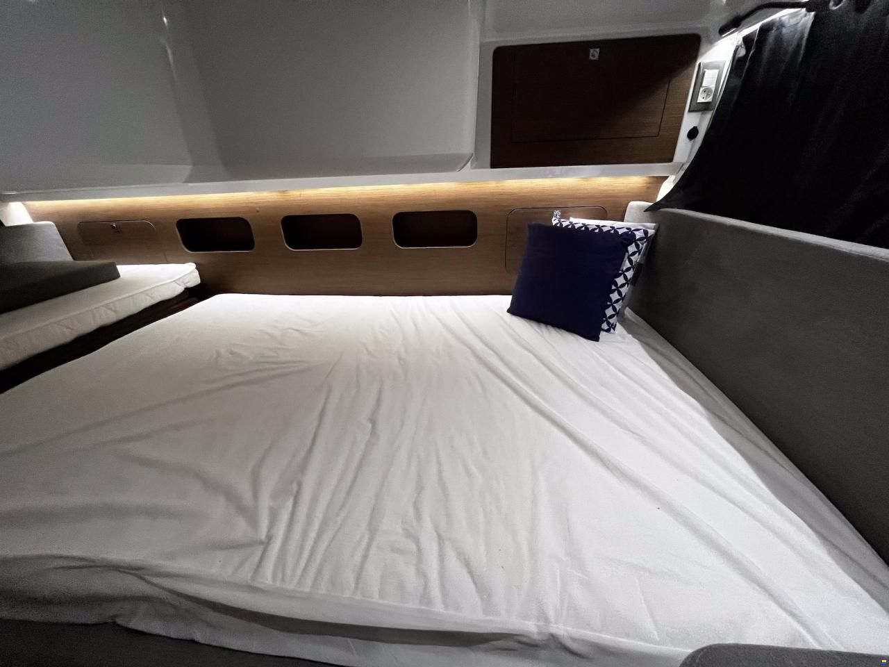 Beneteau Antares 11