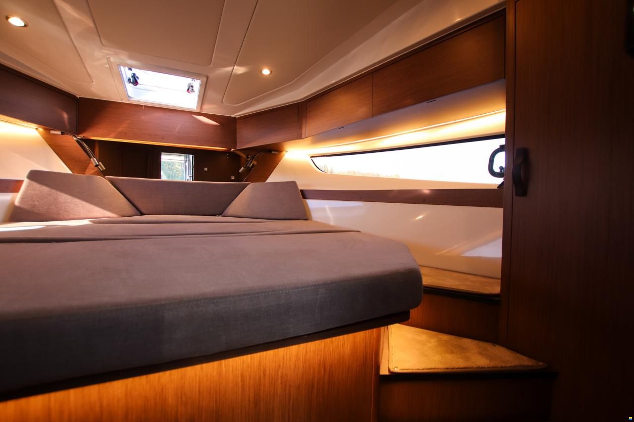 Beneteau Antares 11