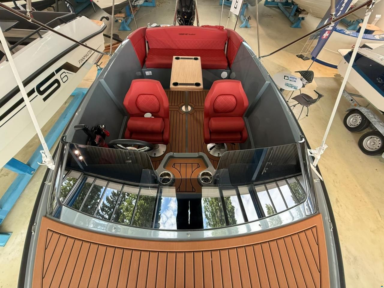Corsiva 607 Runabout