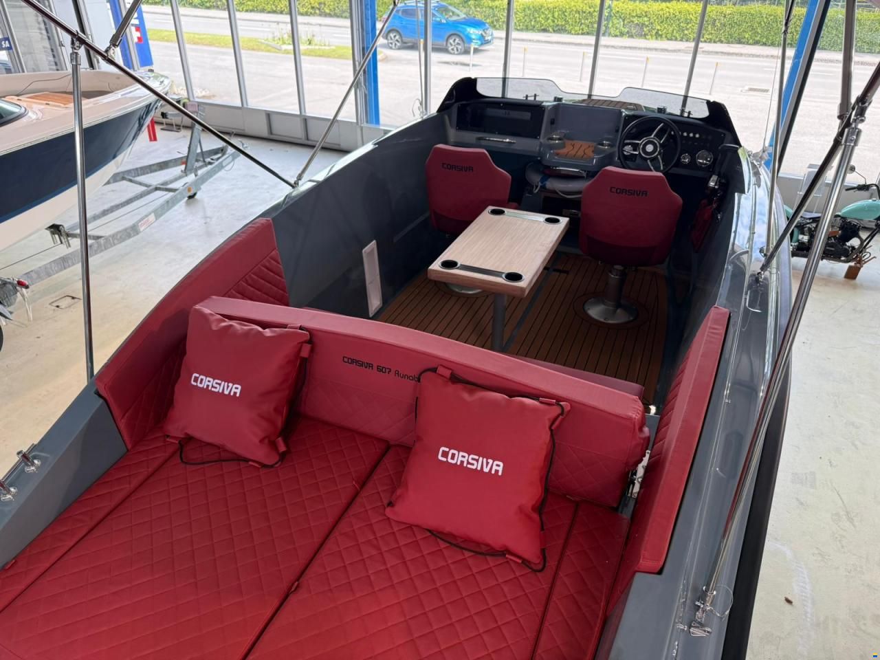 Corsiva 607 Runabout