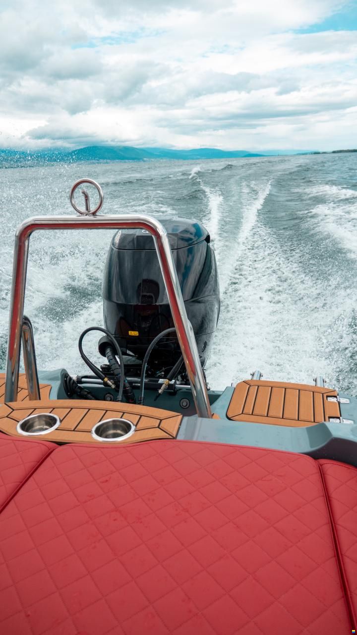 Corsiva 607 Runabout