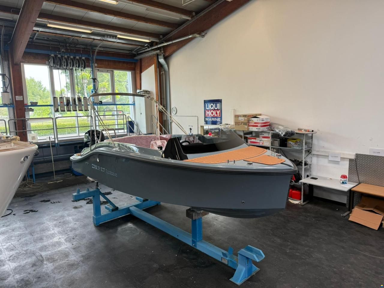 Corsiva 607 Runabout