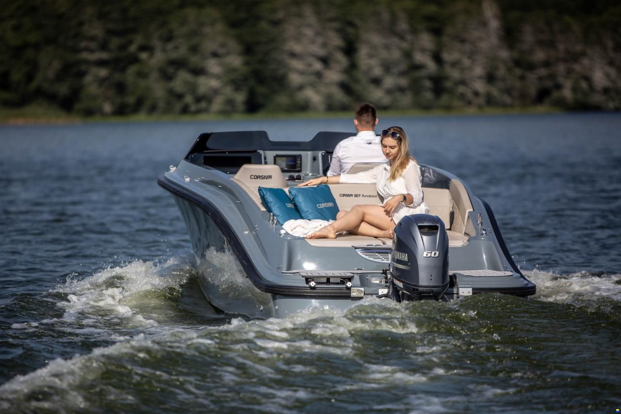 Corsiva 607 Runabout