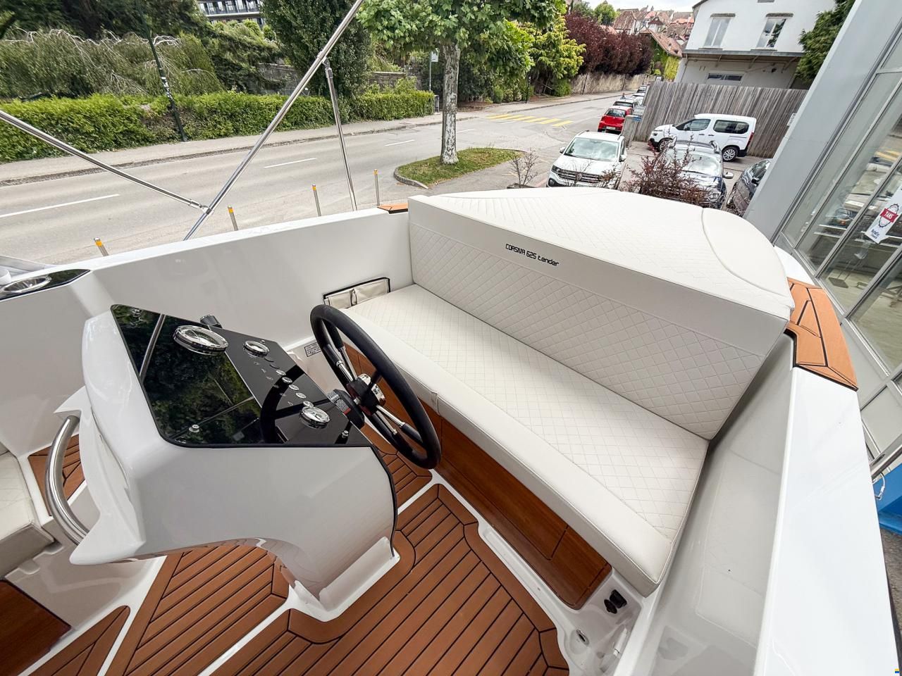 Corsiva 625 Tender
