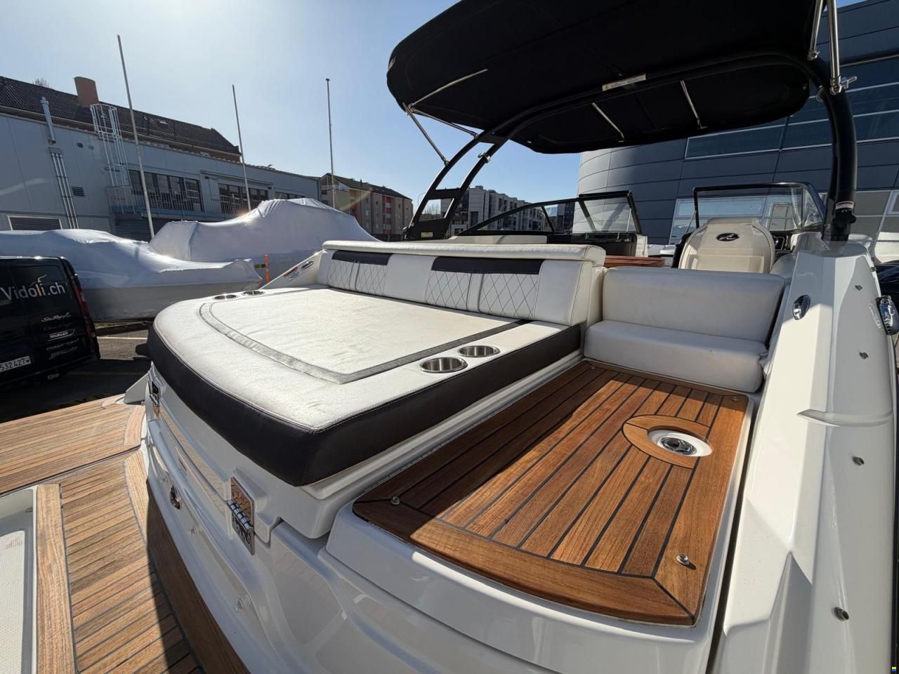 Sea Ray 250 SLXE