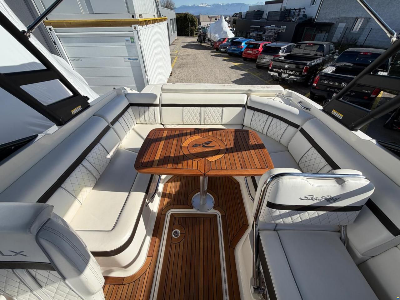 Sea Ray 250 SLXE