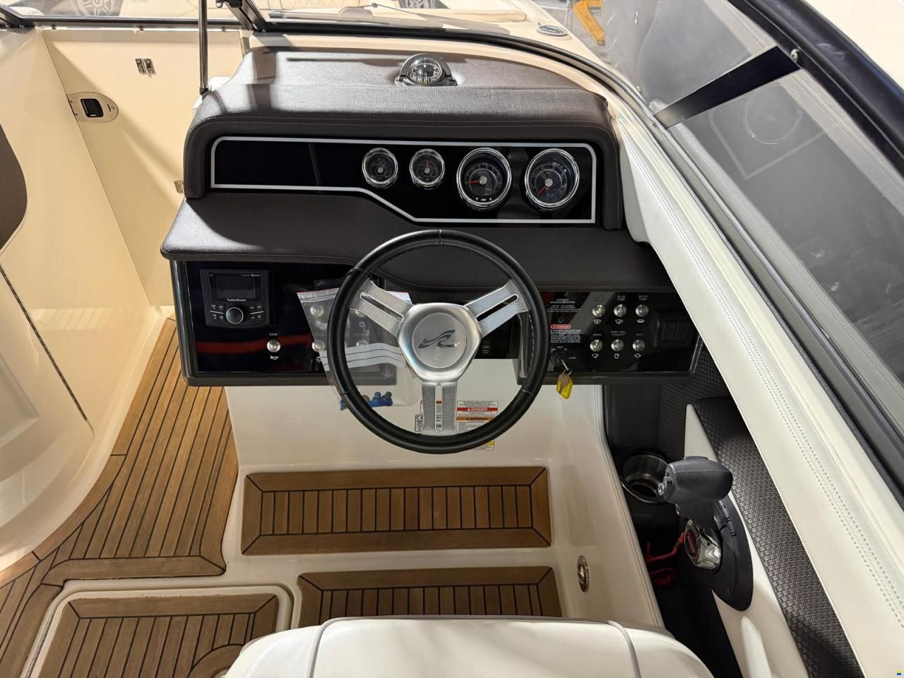 Sea Ray 250 SLXE