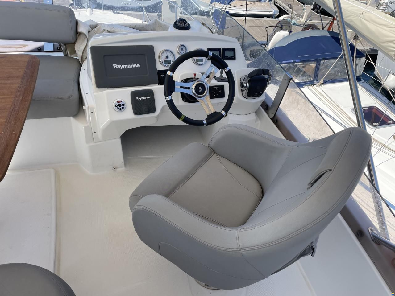 Beneteau Antares 42