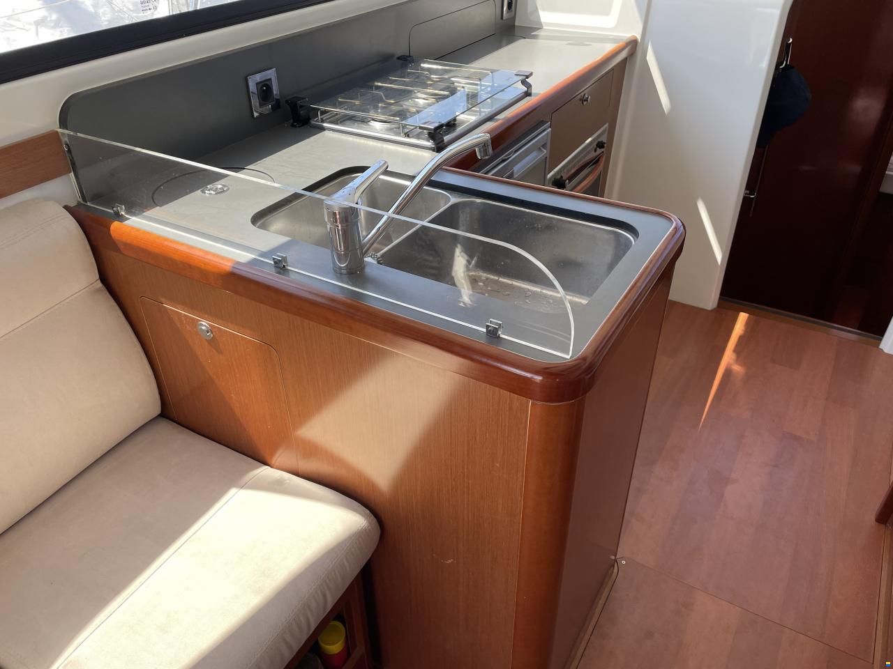 Beneteau Antares 42