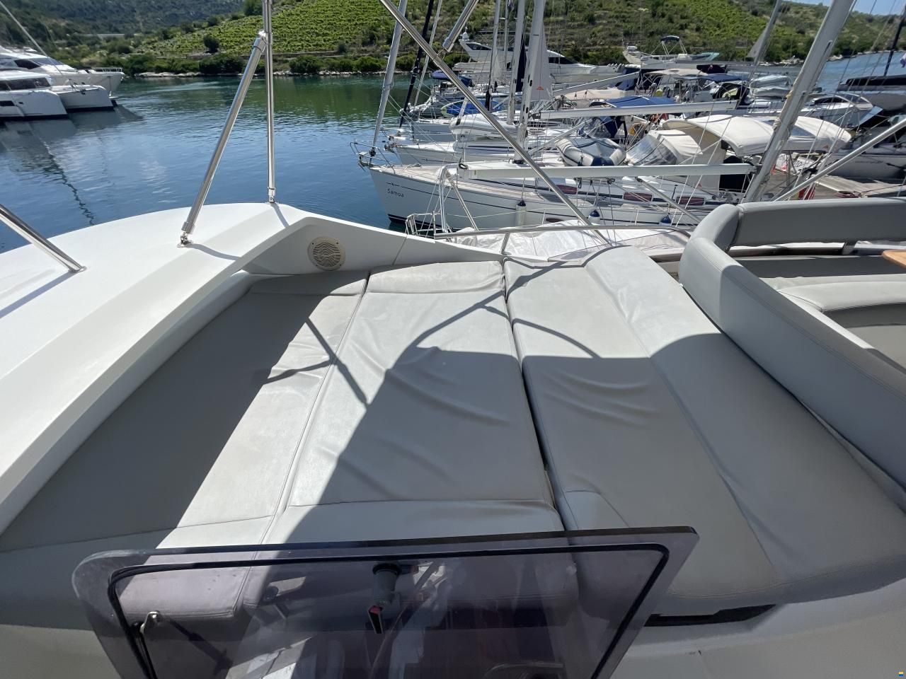 Beneteau Antares 42