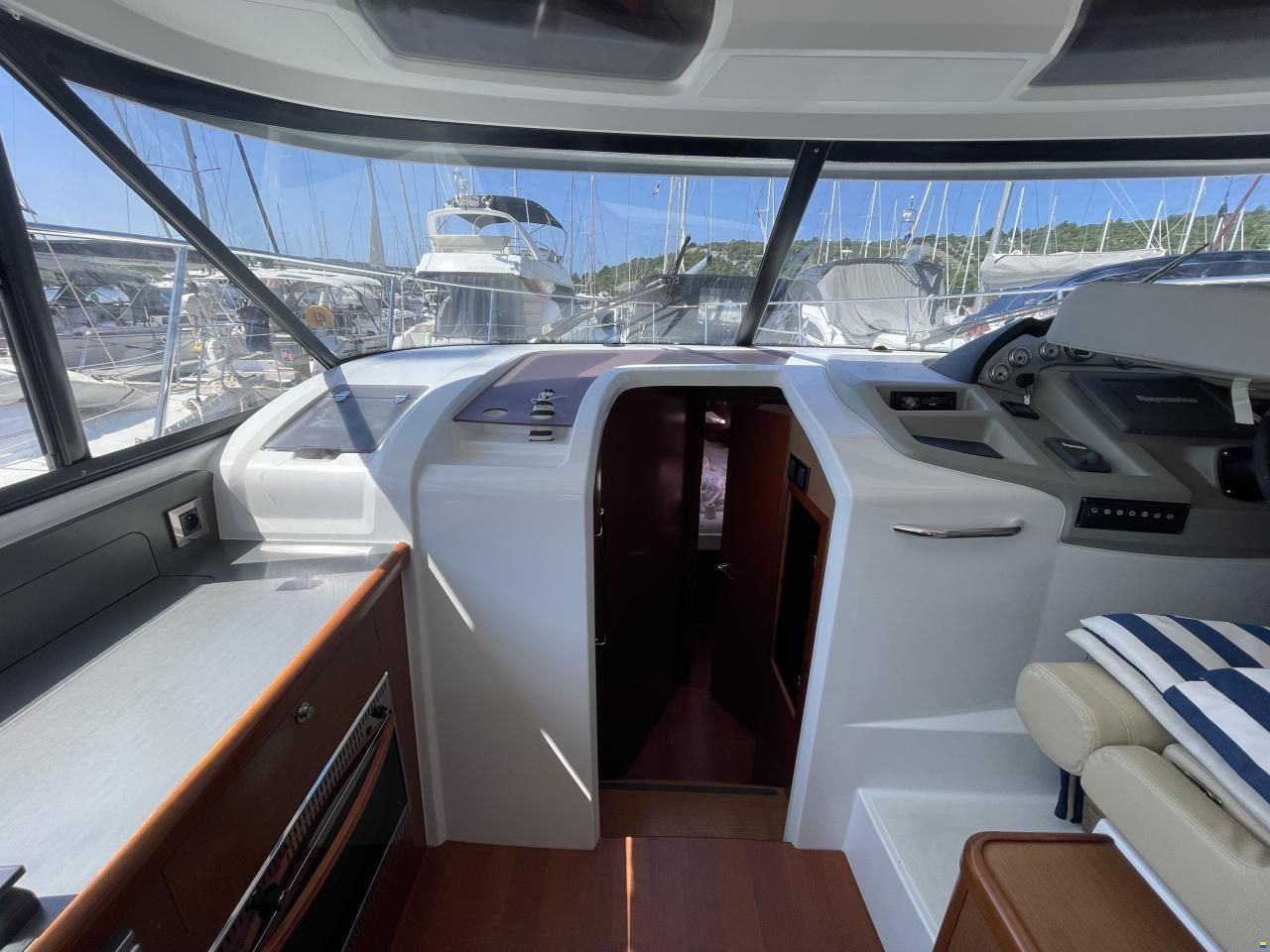 Beneteau Antares 42