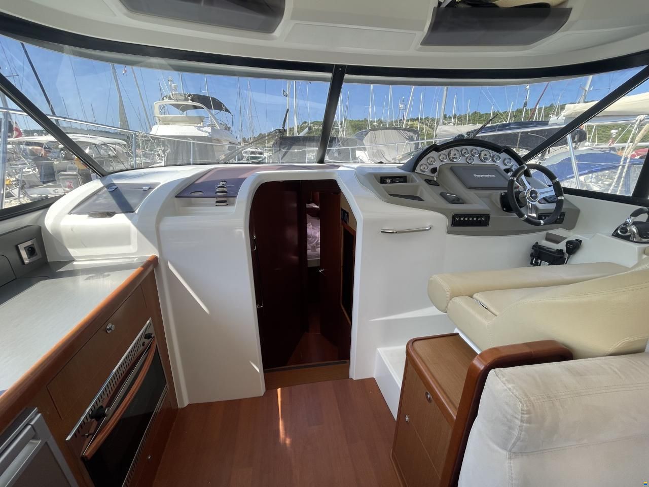 Beneteau Antares 42