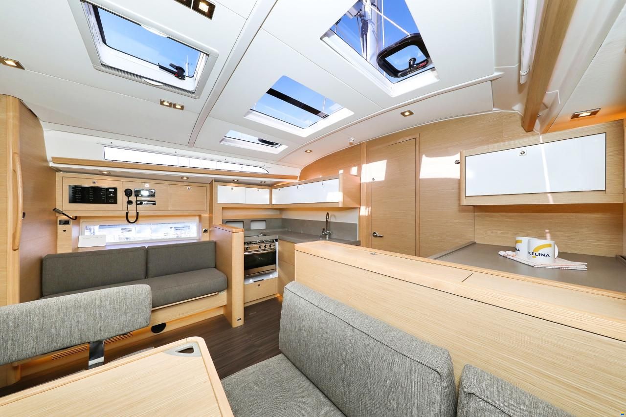 Dufour 470